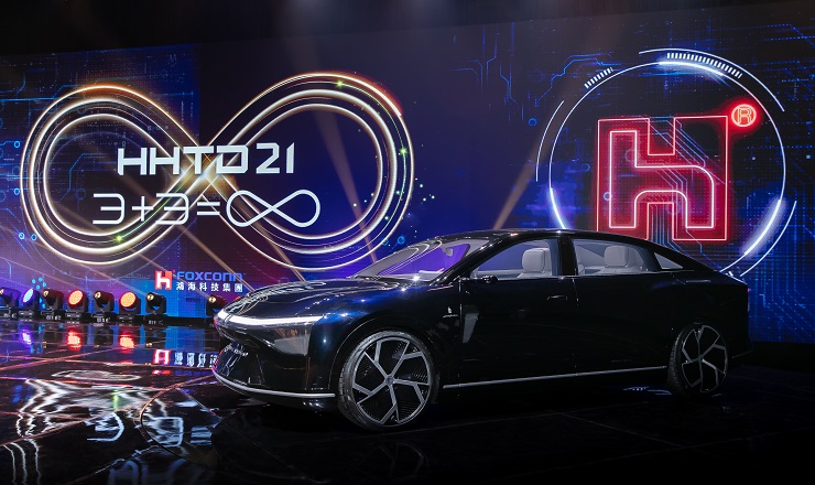 2021鴻海科技日登場 三款自主開發電動車正式對外亮相